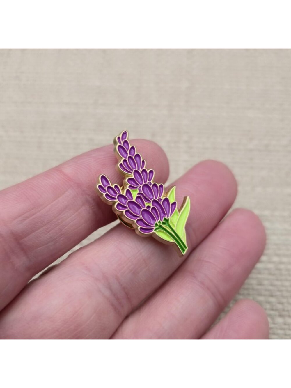 Purple Lavender Enamel Lapel Pin - Cute Botanical Flower Brooch Badge A9063 - Picture 2 of 5